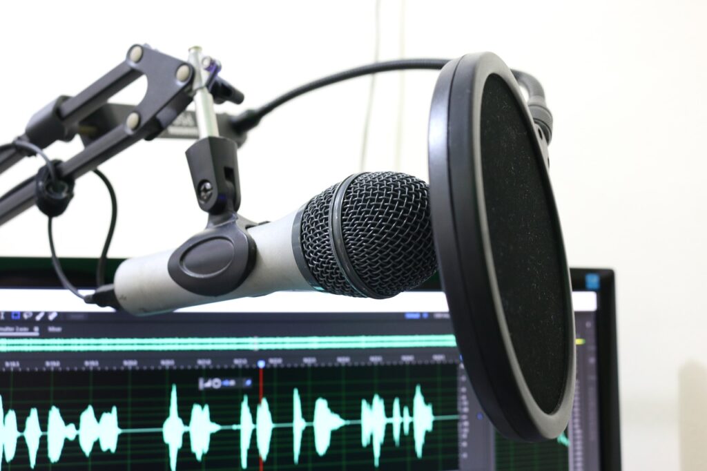 explore an exciting world of podcasts covering various topics, from entertainment and education to technology and personal development. tune in to insightful discussions, inspiring stories, and expert interviews that engage your mind and elevate your daily commute. discover your next favorite podcast today!